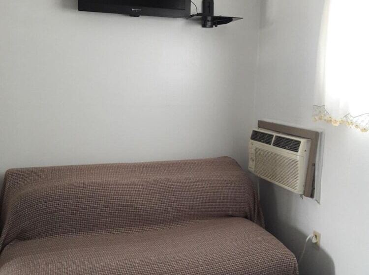 Suitcase Motel & Travel