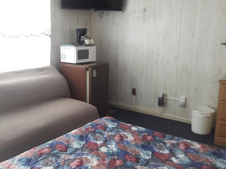 Suitcase Motel & Travel