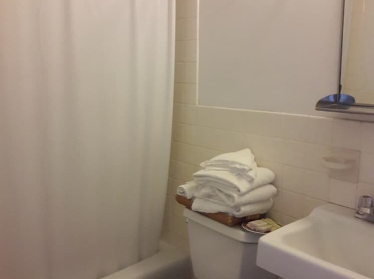 Suitcase Motel & Travel