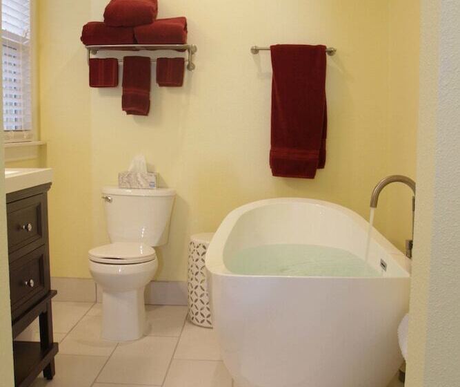 The Oaks Bed And Breakfast