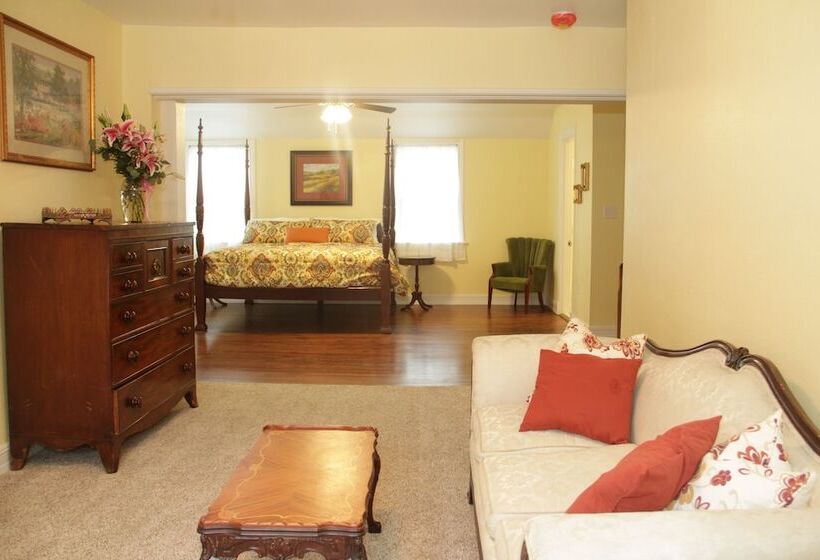 The Oaks Bed And Breakfast