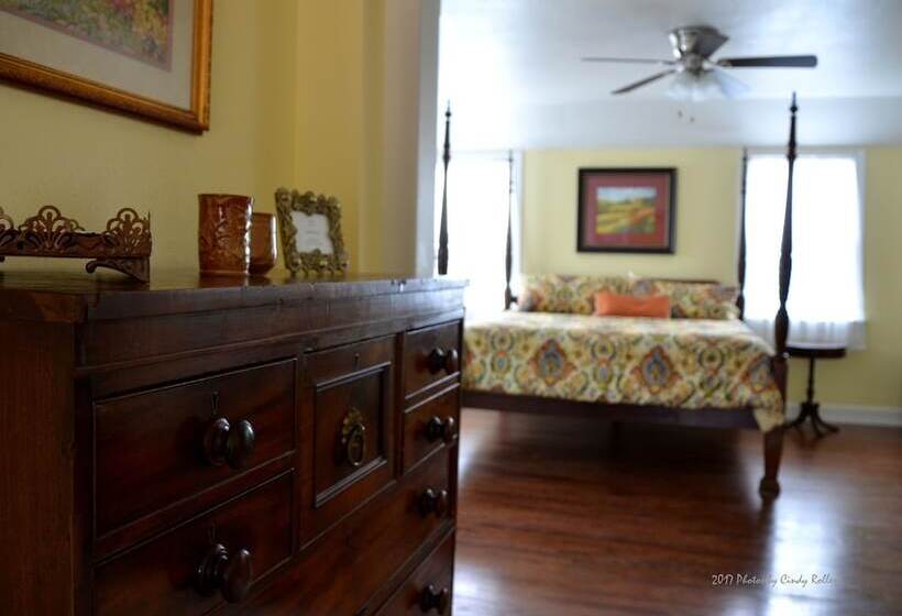 The Oaks Bed And Breakfast