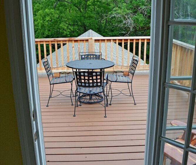 The Oaks Bed And Breakfast