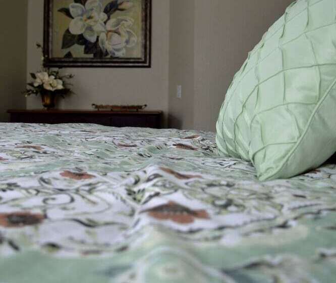 The Oaks Bed And Breakfast