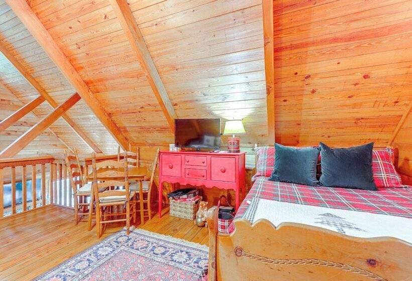 2 Decks + Fire Pit: Mountain Cabin In Big Canoe!