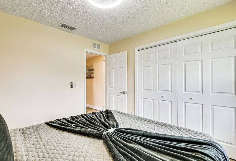 16 Mi To Downtown Tampa: Home W/ Hot Tub!