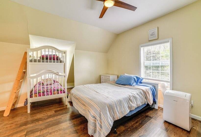 House On Oneida Lake On Lewis Point In Canastota