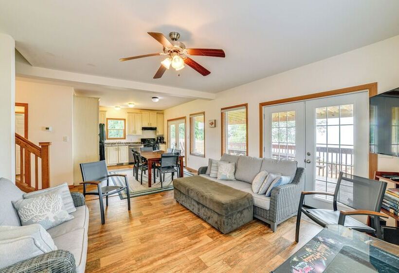 House On Oneida Lake On Lewis Point In Canastota