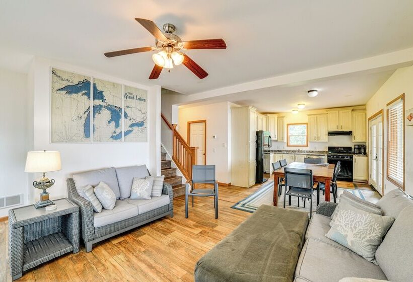 House On Oneida Lake On Lewis Point In Canastota