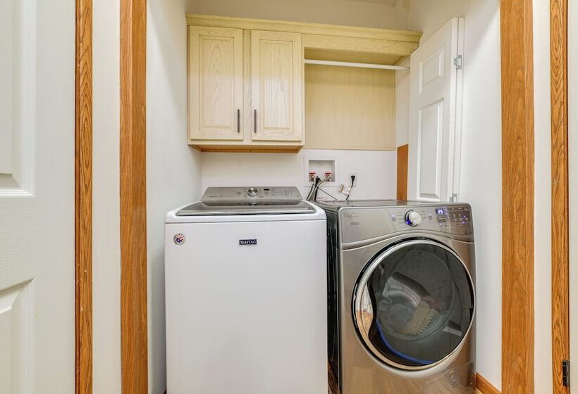House On Oneida Lake On Lewis Point In Canastota