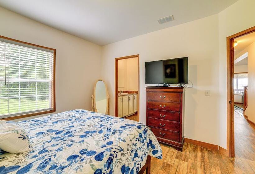 House On Oneida Lake On Lewis Point In Canastota