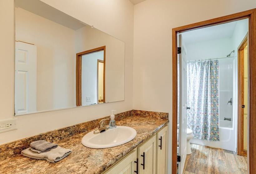 House On Oneida Lake On Lewis Point In Canastota