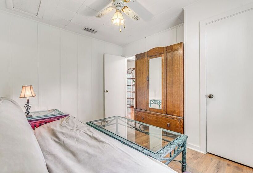 Charming Fairhope Home ~ 2 Mi To North Beach Park!