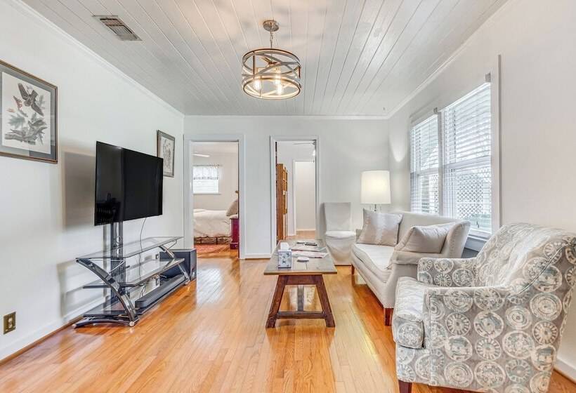 Charming Fairhope Home ~ 2 Mi To North Beach Park!