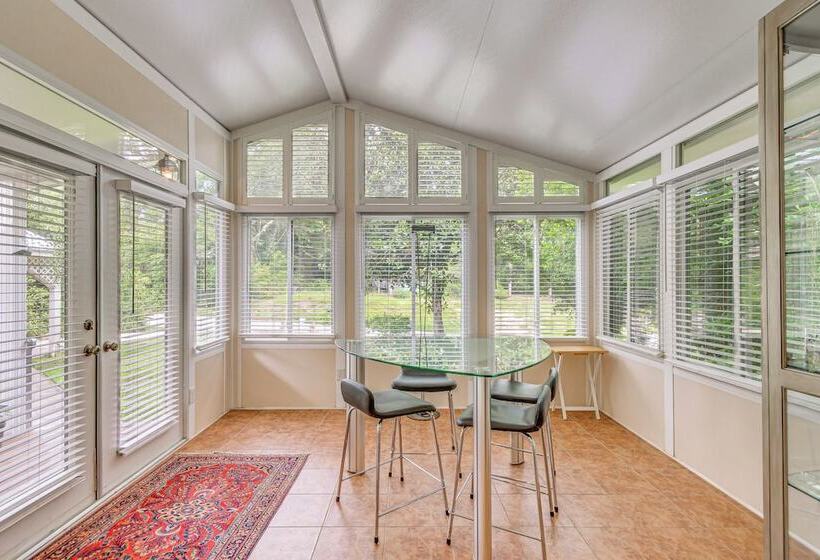 Charming Fairhope Home ~ 2 Mi To North Beach Park!