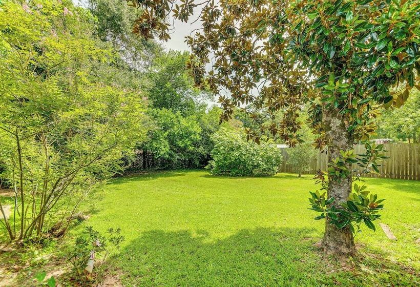 Charming Fairhope Home ~ 2 Mi To North Beach Park!