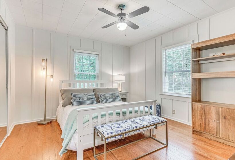 Charming Fairhope Home ~ 2 Mi To North Beach Park!