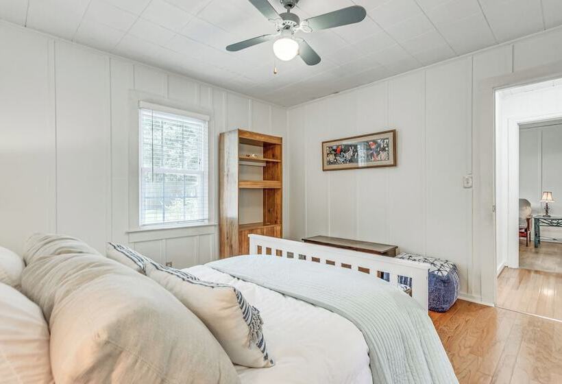 Charming Fairhope Home ~ 2 Mi To North Beach Park!