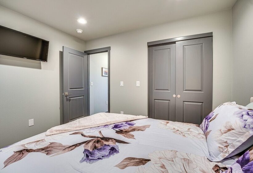 Charming Home ~ Half Mi To Potholes State Park