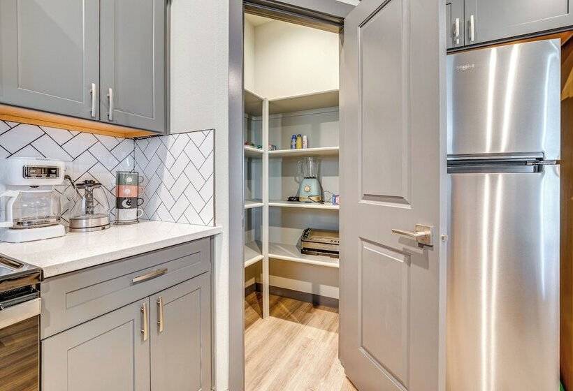 Charming Home ~ Half Mi To Potholes State Park