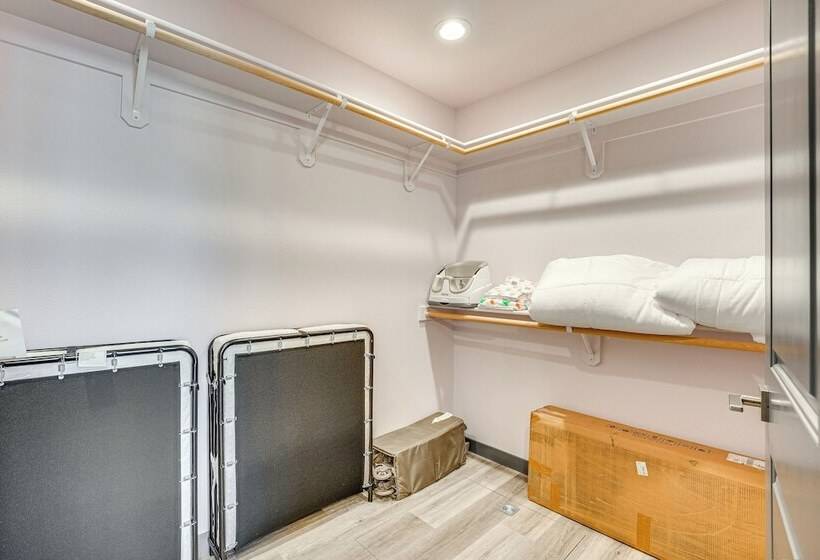 Charming Home ~ Half Mi To Potholes State Park