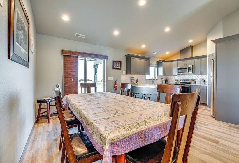 Charming Home ~ Half Mi To Potholes State Park