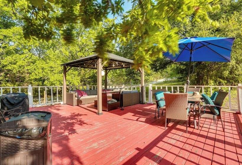 Peaceful Farm Retreat W/ Walking Trails On Site!