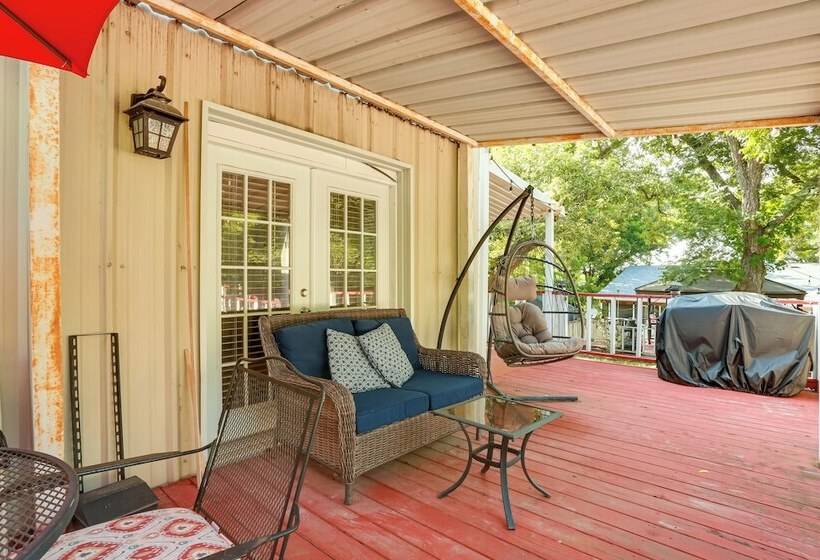 Peaceful Farm Retreat W/ Walking Trails On Site!