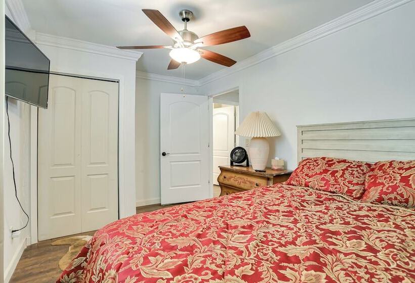 Peaceful Farm Retreat W/ Walking Trails On Site!