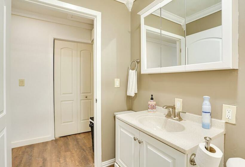 Peaceful Farm Retreat W/ Walking Trails On Site!