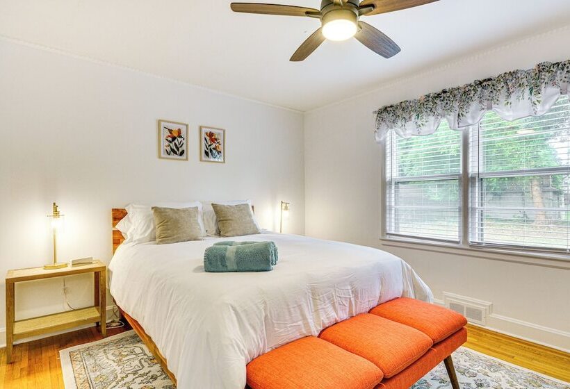 Dogwood Cottage  W/ Fireplace: 1 Mi To University