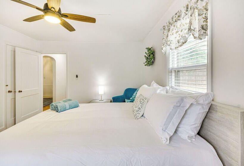 Dogwood Cottage  W/ Fireplace: 1 Mi To University