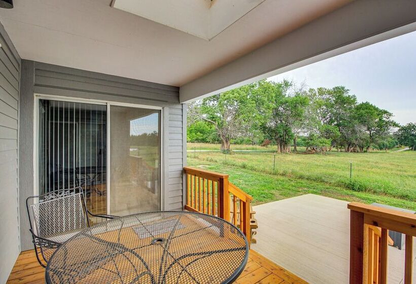 Erie Farmhouse W/ Fire Pit + Grill: Pets Welcome!