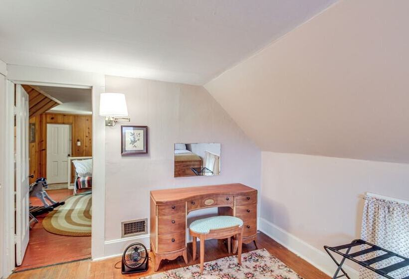 Erie Farmhouse W/ Fire Pit + Grill: Pets Welcome!