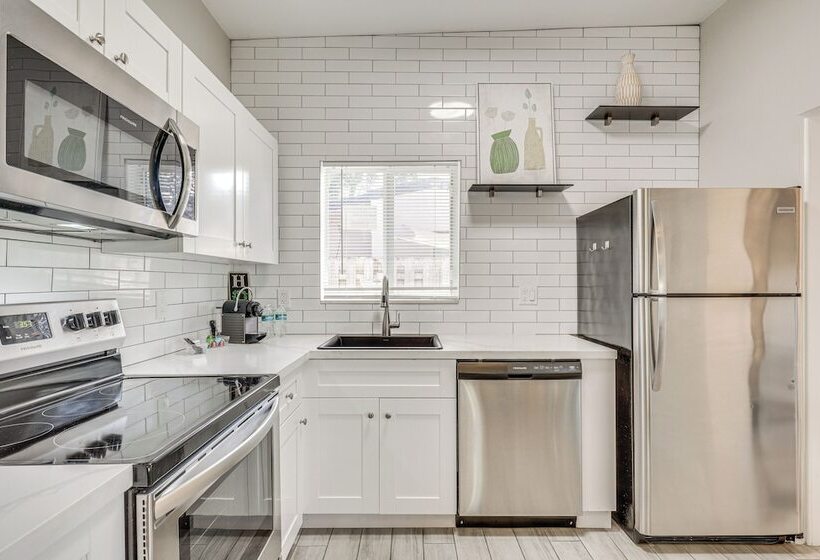 Ft Lauderdale Home: Ideal For Work, Leisure & Fun!