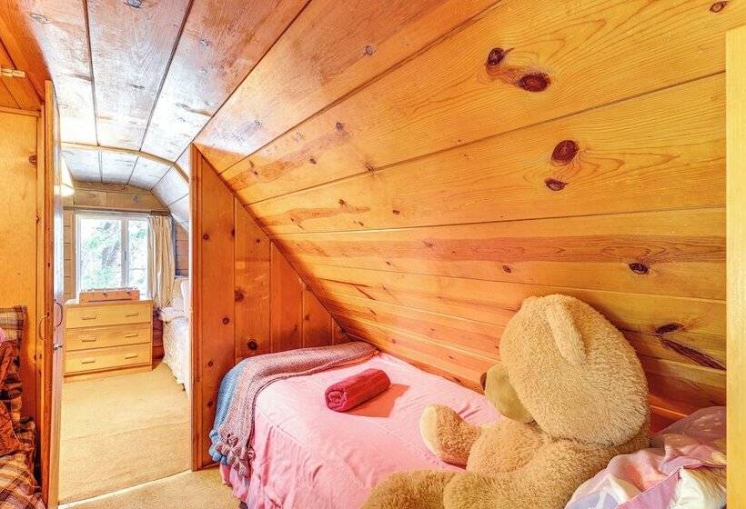 Green Valley Lake Cabin Near Lake: Boat + Ski!