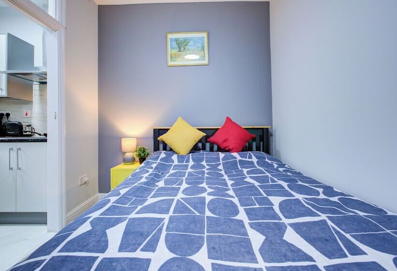 فندق Oyo Trendy Apartments London