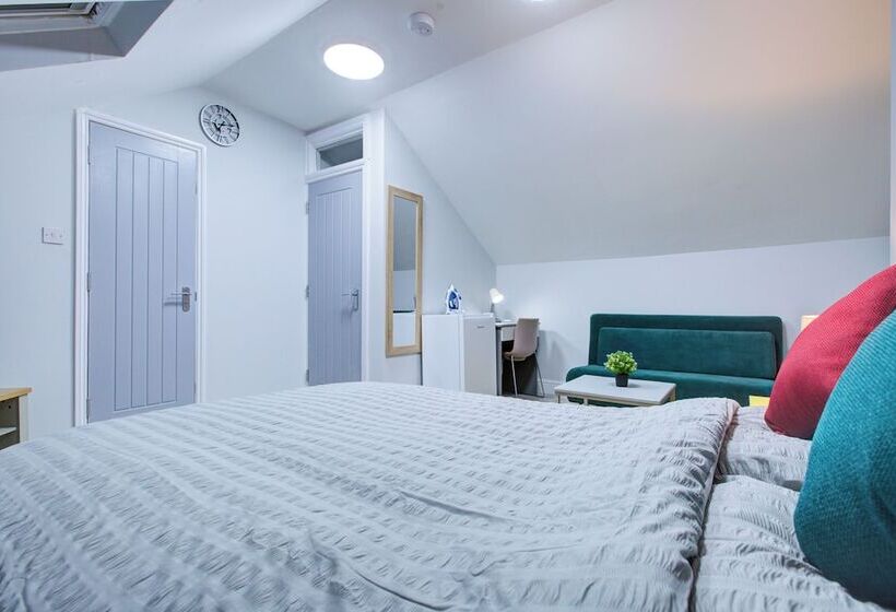 فندق Oyo Trendy Apartments London