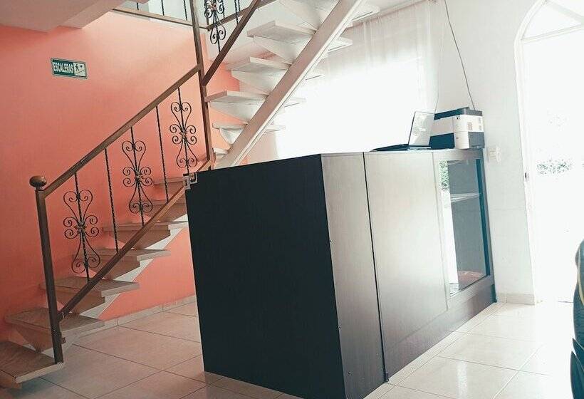 בית מלון כפרי Real Palace Tulua