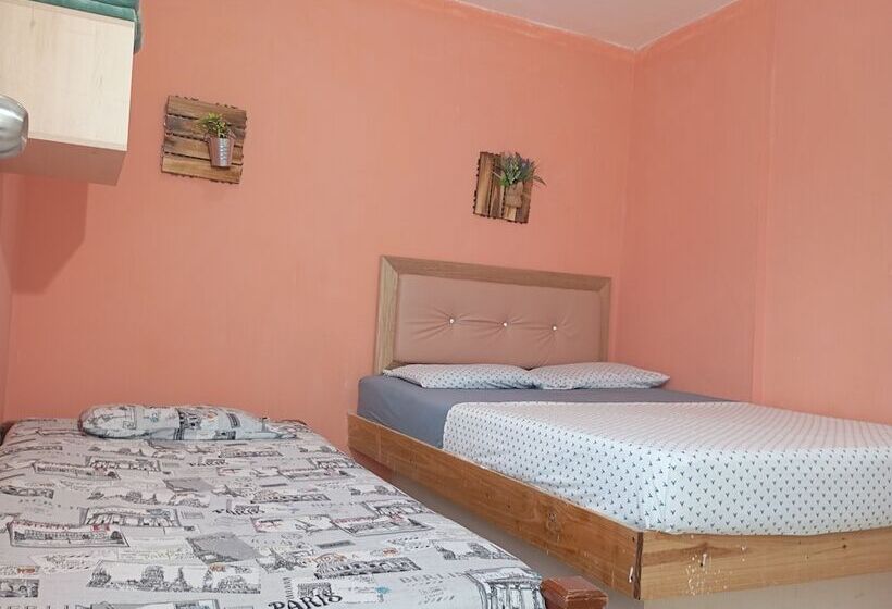 בית מלון כפרי Real Palace Tulua