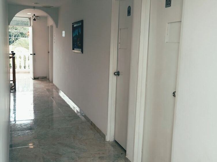 בית מלון כפרי Real Palace Tulua