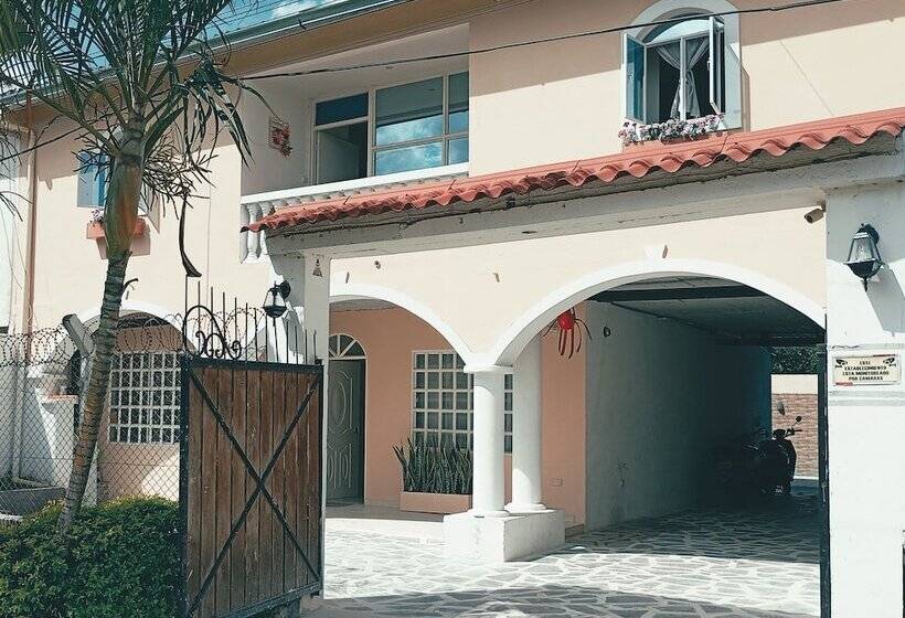 בית מלון כפרי Real Palace Tulua