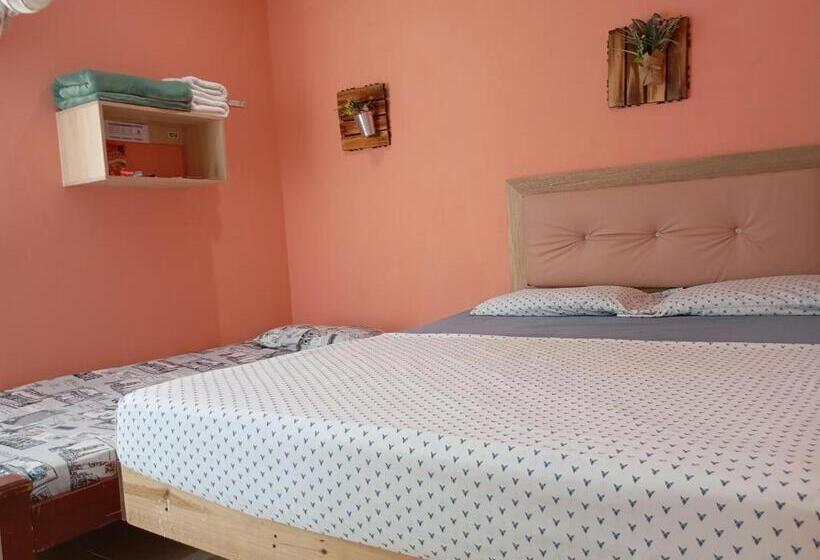 בית מלון כפרי Real Palace Tulua