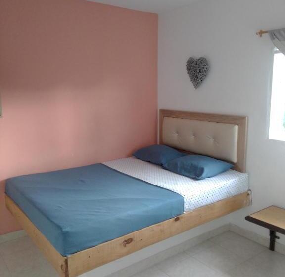 בית מלון כפרי Real Palace Tulua