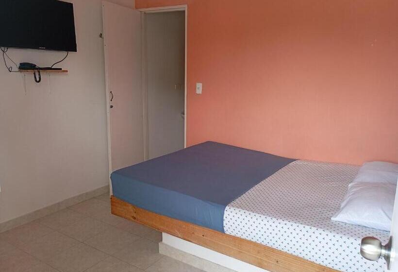 בית מלון כפרי Real Palace Tulua