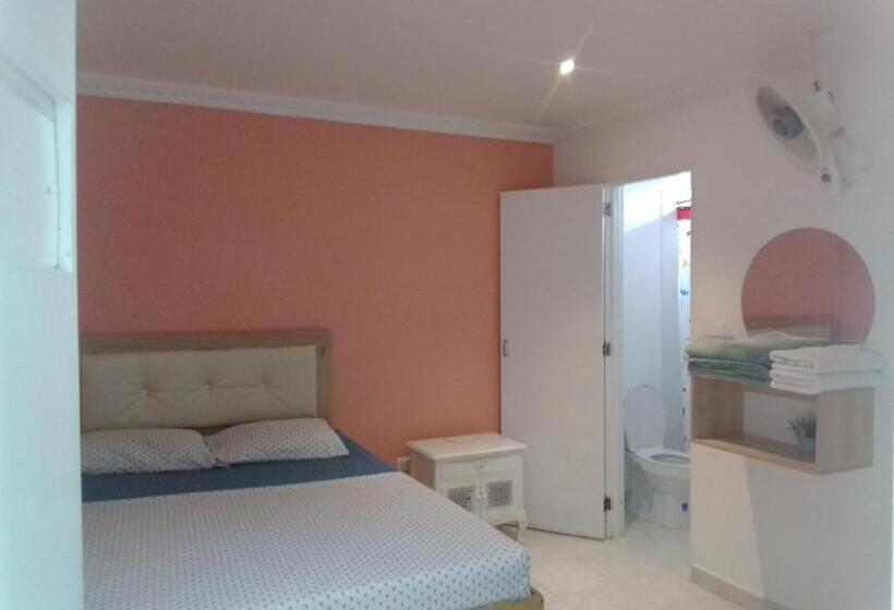 בית מלון כפרי Real Palace Tulua