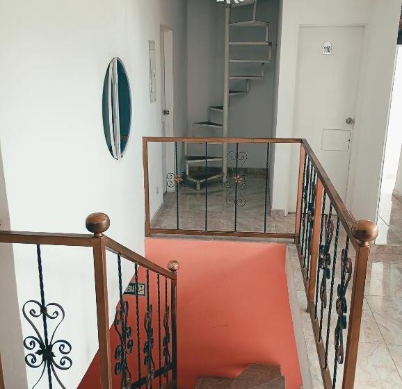 בית מלון כפרי Real Palace Tulua