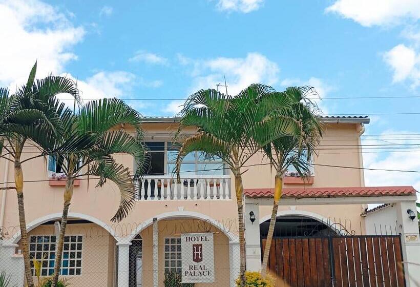 בית מלון כפרי Real Palace Tulua