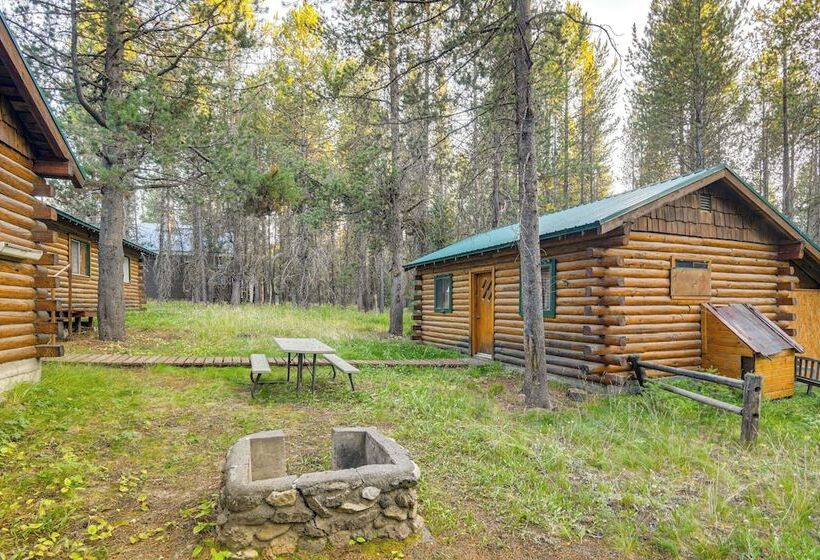 Island Park Fishing Cabin   Walk To Henrys Fork!