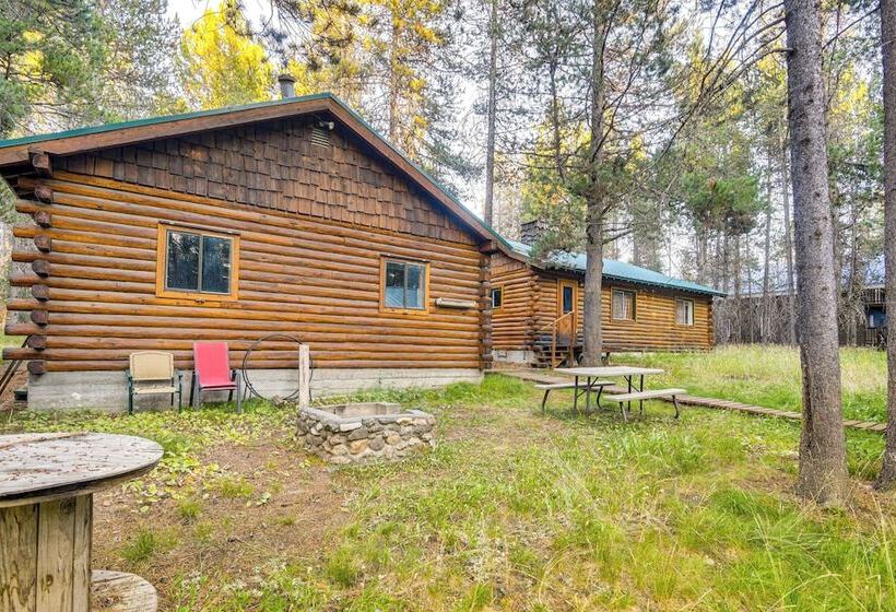 Island Park Fishing Cabin   Walk To Henrys Fork!